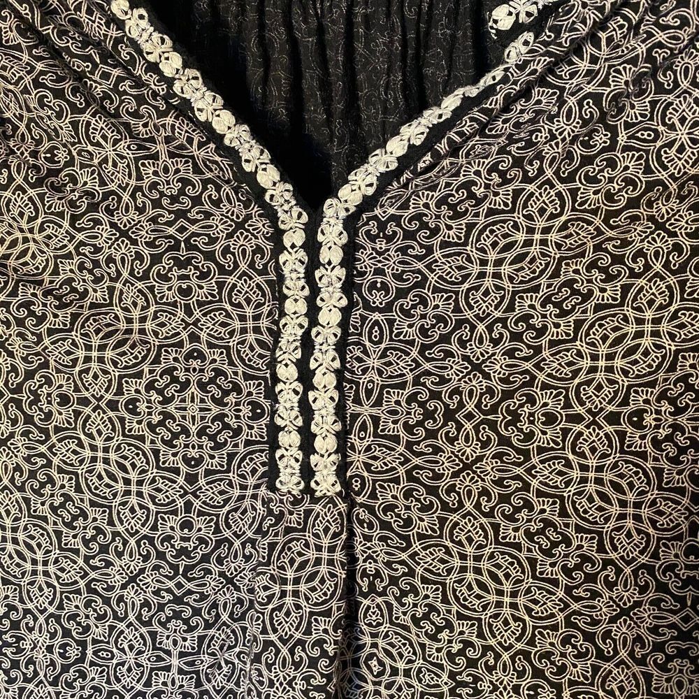 Lucky Brand Shirt Women's Size 1X Black White Boho Print 3/4 Sleeve V Neck - Picture 8 of 16